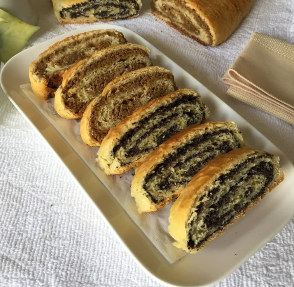 🍞 Hungarian Walnut and Poppy Seed Rolls (Diós és Mákos Kalács) 🇭🇺✨ Capture d’écran 2025-03-22 173842